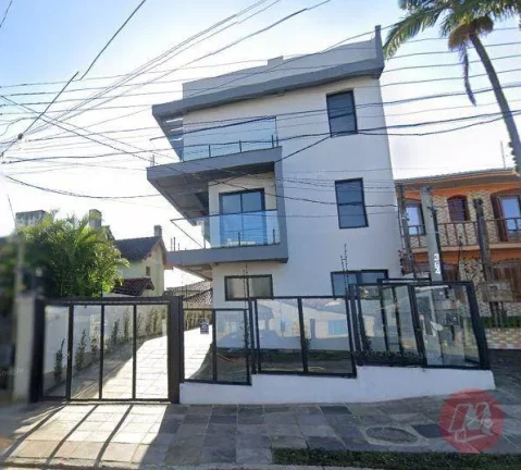 Foto do imóvel No bairro Tristeza, casa em condomínio com 2 andares, 3 dormitórios, suíte e 2 vagas.