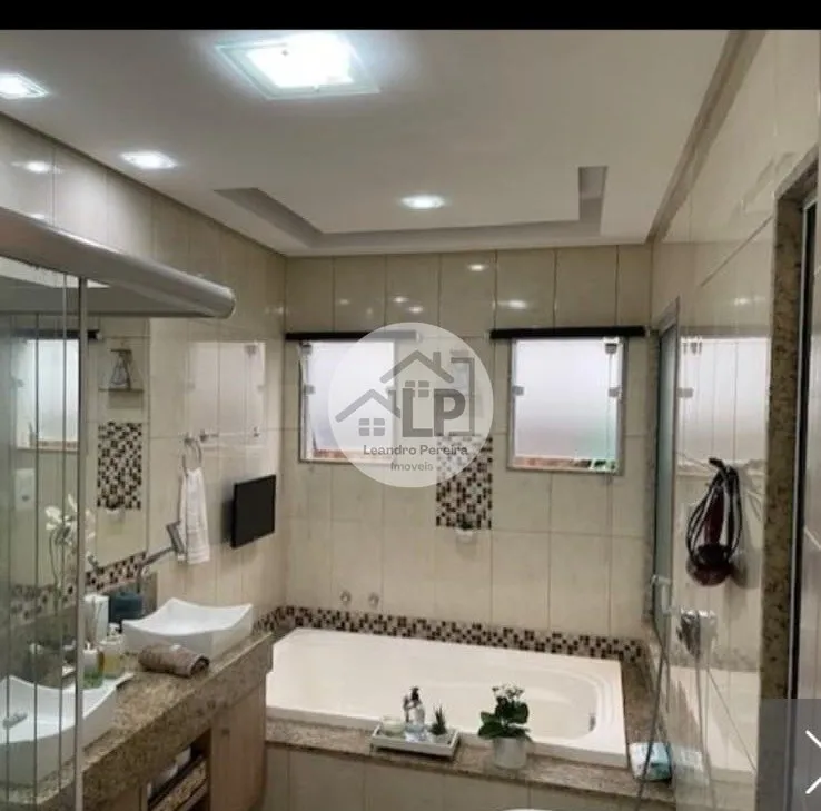 Imagem Casa de Alto Padrão à Venda no Vale da Colina | Volta Redonda, 190m² e Lazer Completo