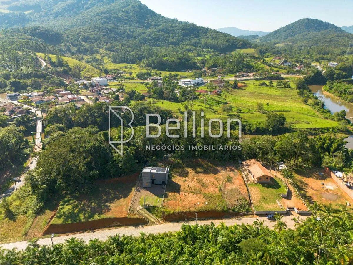 Imagem Terreno com 1.570m² em Rodeio - Espaço, Localização e Excelente Potencial!