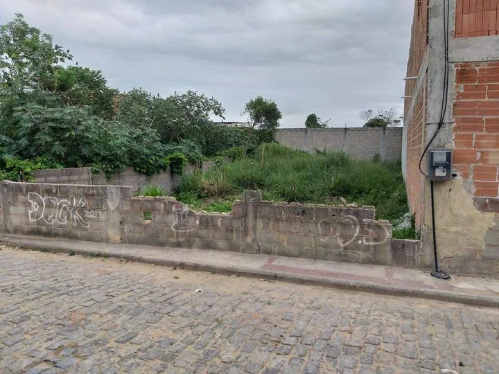 Terreno à Venda, 125 m² em Lagomar - Macaé