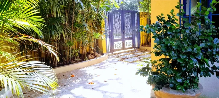 Imagem Sobrado à venda com 4 quartos, sendo 4 suítes, em Real Parque, São Paulo - SP