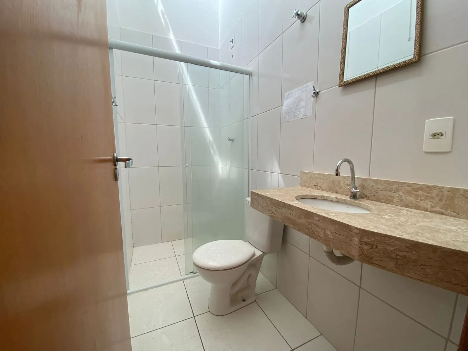 Imagem Excelente Casa de 100M² no Condomínio Horto Florestal I Para Venda e Locação