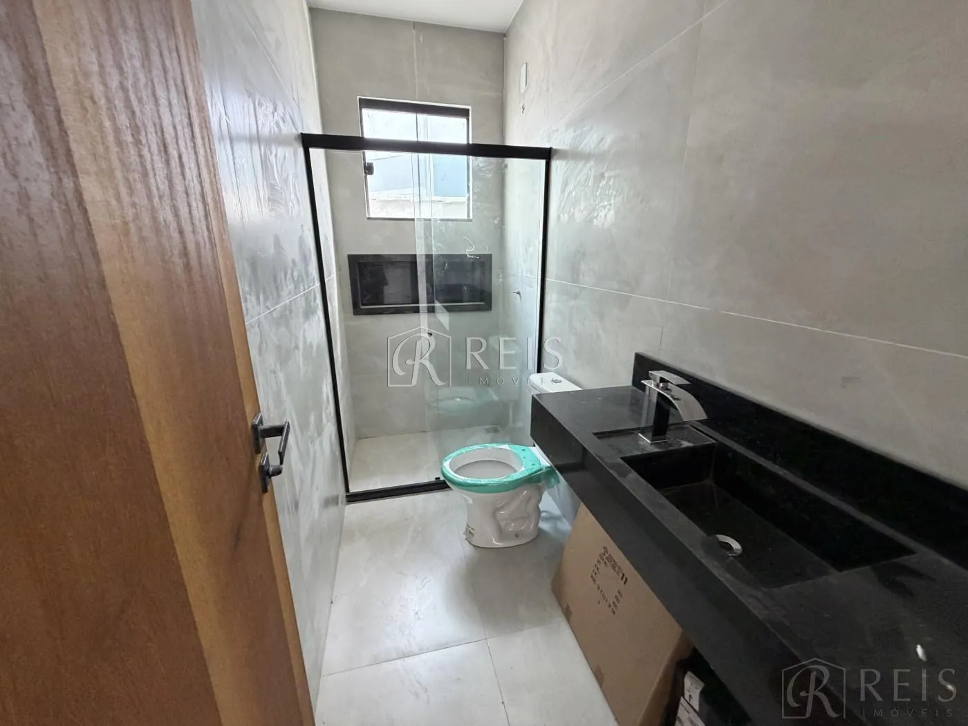 Imagem Casa para Venda em Rio das Ostras, Atlântica, 3 dormitórios, 1 suíte, 2 banheiros, 3 vagas