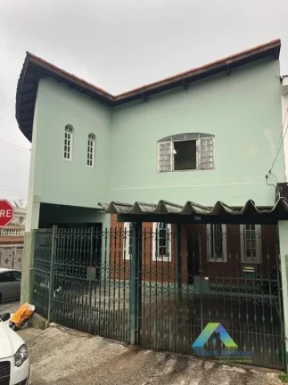 Foto do imóvel Excelente sobrado com 3 dormitórios, 3 vagas, 3 banheiros com facil acesso a comércios e principais avenidas