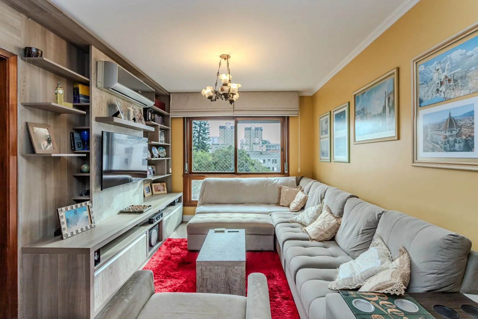 Imagem Apartamento no bairro Menino Deus de 4 dormitórios e vaga