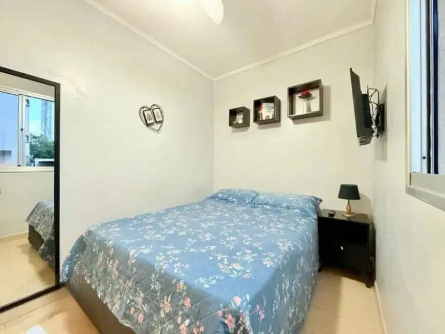 Imagem Apartamento com 3 dormitórios, sacada e churrasqueira.