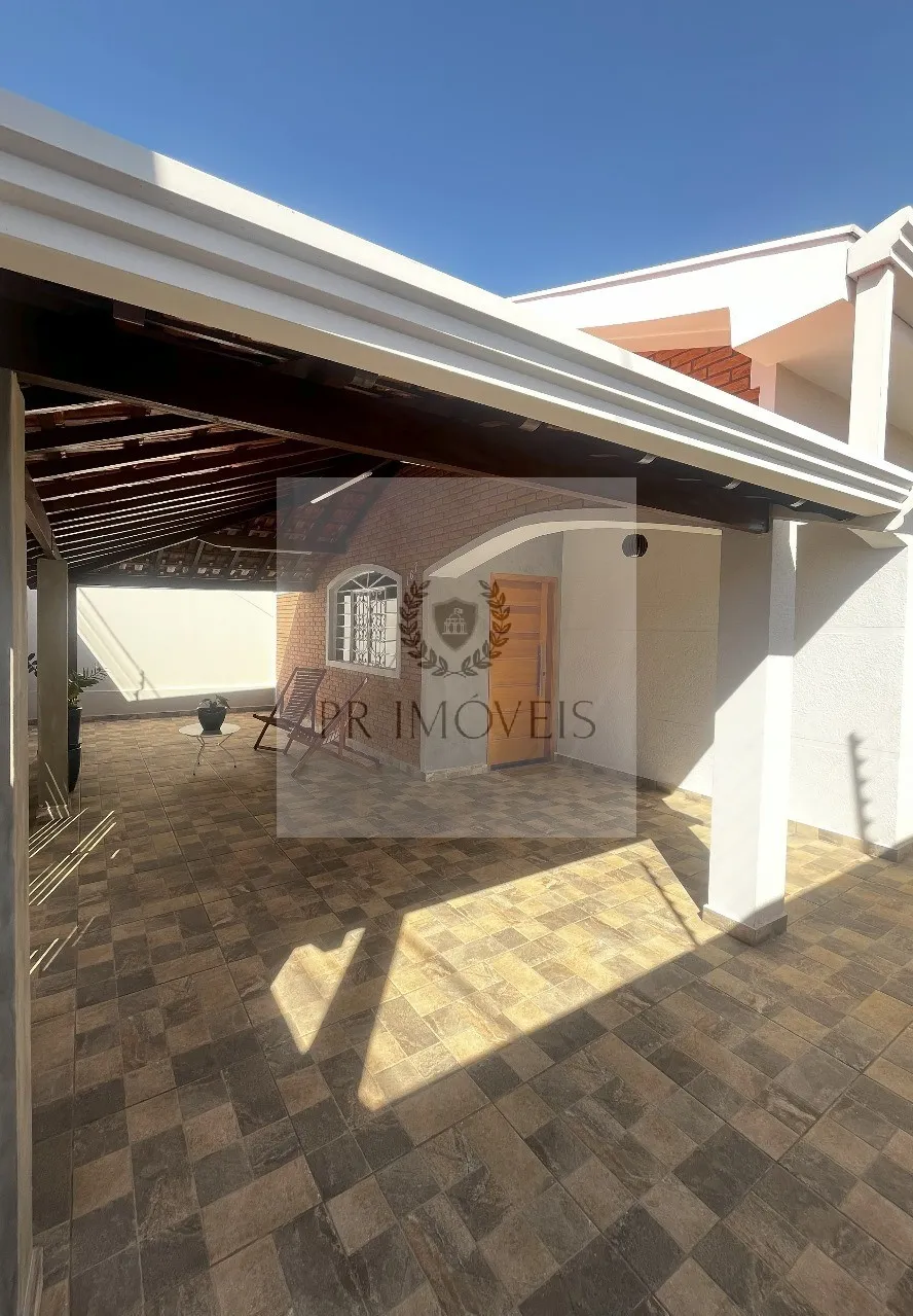 Foto do imóvel Casa à venda no Vale do Sol, Araraquara-SP: 2 quartos, 2 salas, 2 banheiros, 2 vagas e 200m² de área. Venha conferir!