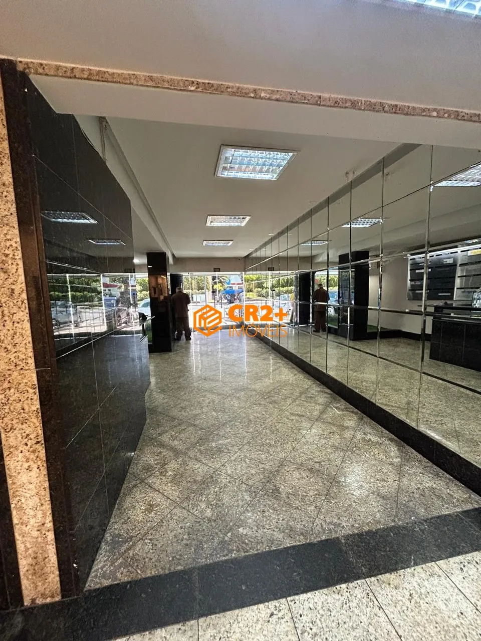 Imagem VENDO SALA COMERCIAL TÉRREA EM BOA VIAGEM, NA AV. DOMINGOS FERREIRA