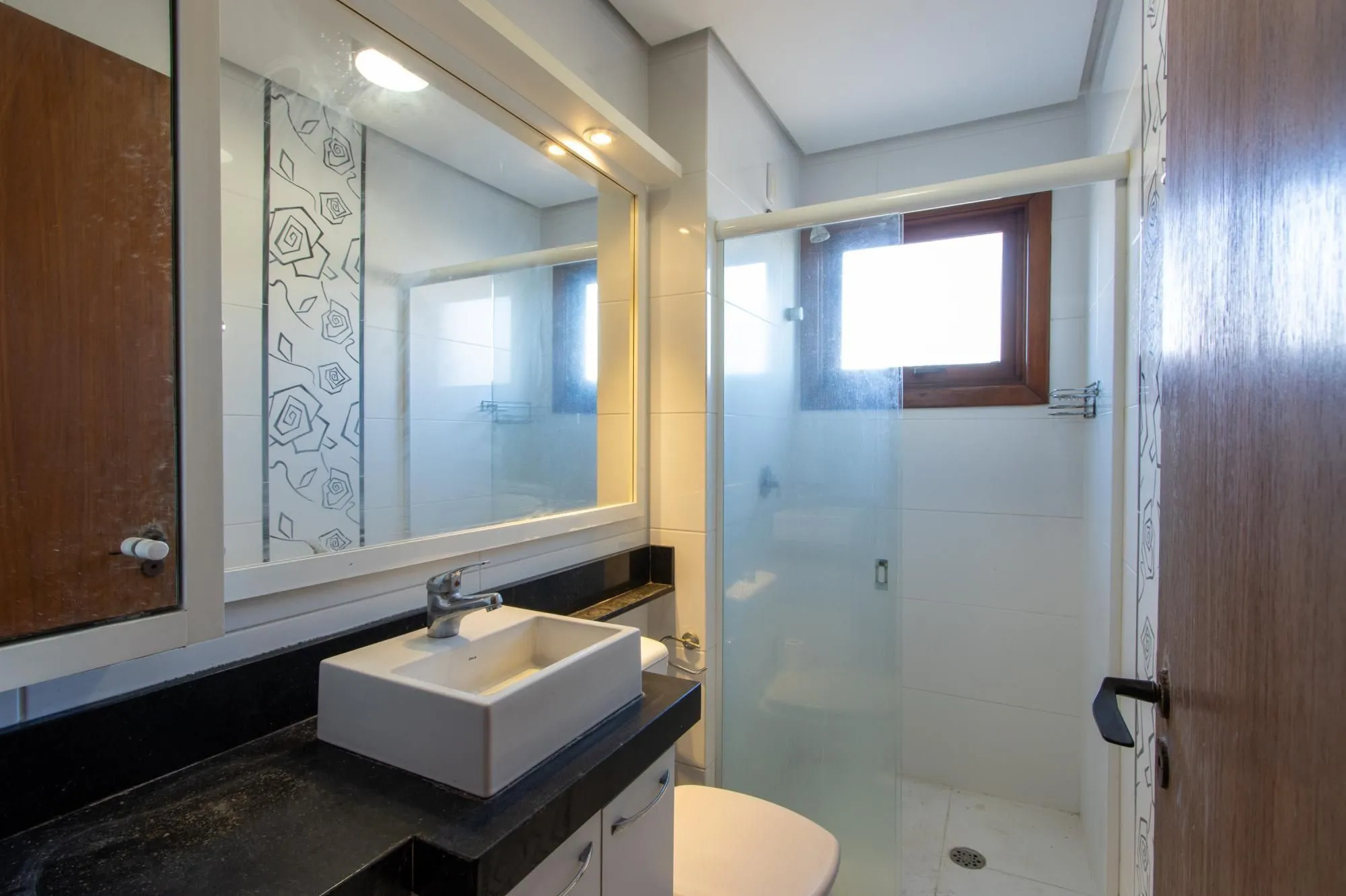 Imagem COBERTURA 2 QUARTOS, 2 VAGAS INDIVIDUAIS ESCRITURADAS, ELEVADOR - BAIRRO SANTO ANTONIO