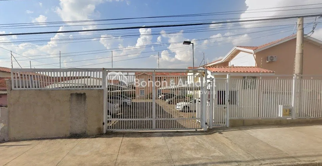 Imagem Charmoso Sobrado em Condomínio com Energia Solar e Ambiente de Vila