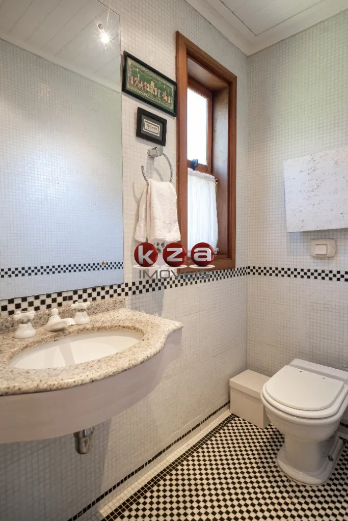 Imagem Casa de Luxo à Venda em Campos do Jordão - Green Hills Village: 5 Quartos, 3 Suítes, 3 Salas, 8 Banheiros, 3 Vagas, 300m².