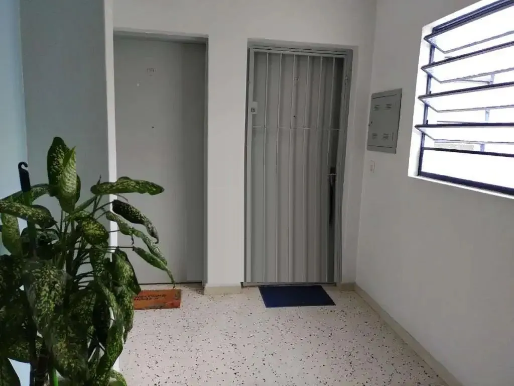 Imagem Apartamento de dois quartos no bairro Rio Branco em Porto Alegre