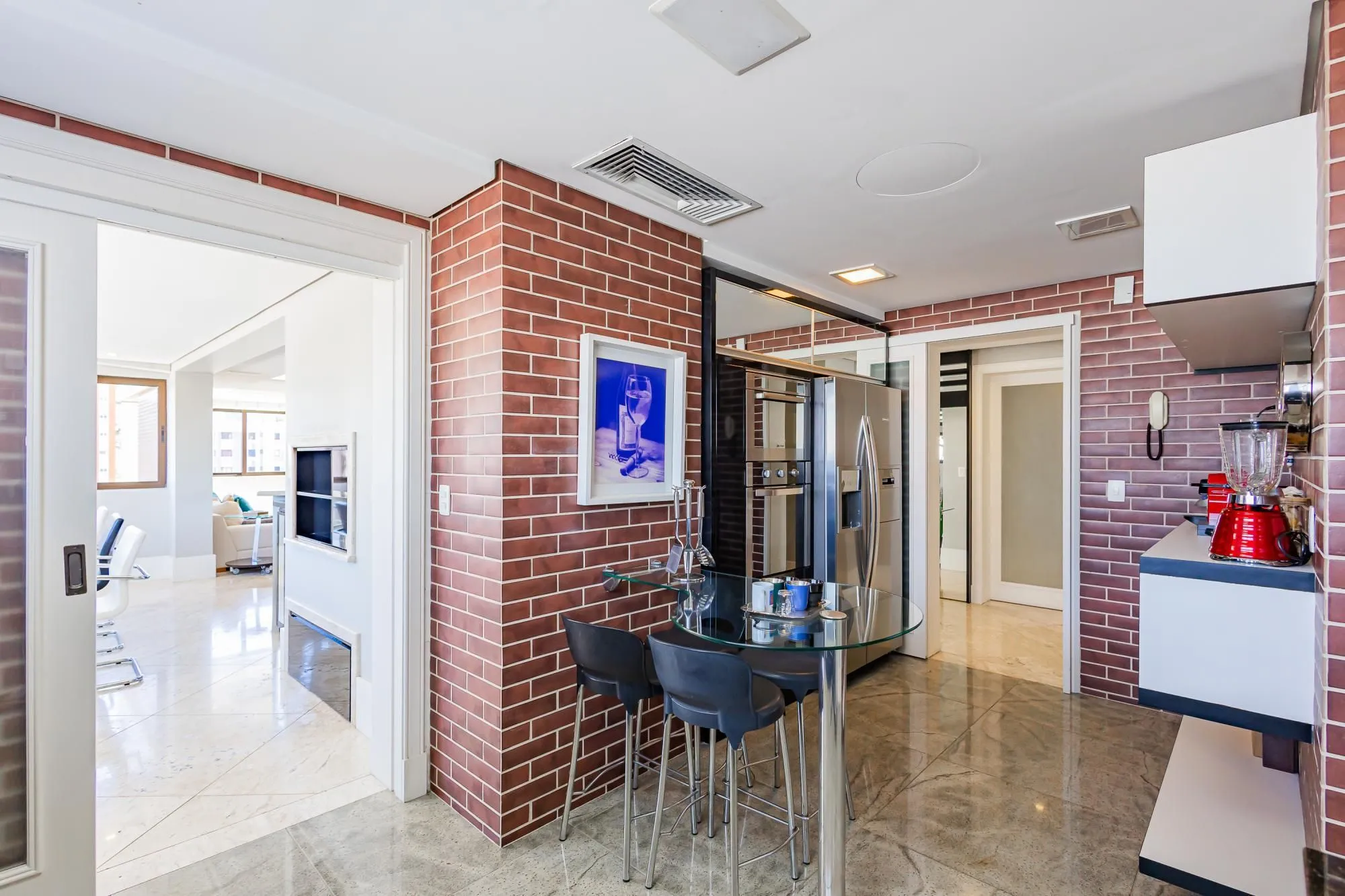 Imagem Espetacular apartamento 3 suítes 3 vagas com infra completa no Moinhos de Vento