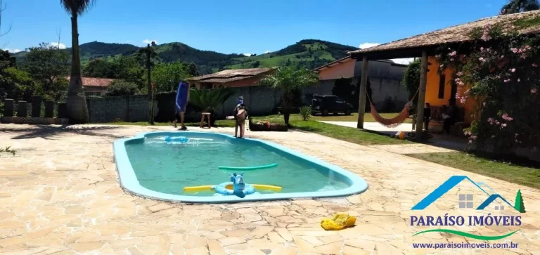 Imagem Viva em Grande Estilo: Casa com 5 Quartos e Piscina - Itapeva