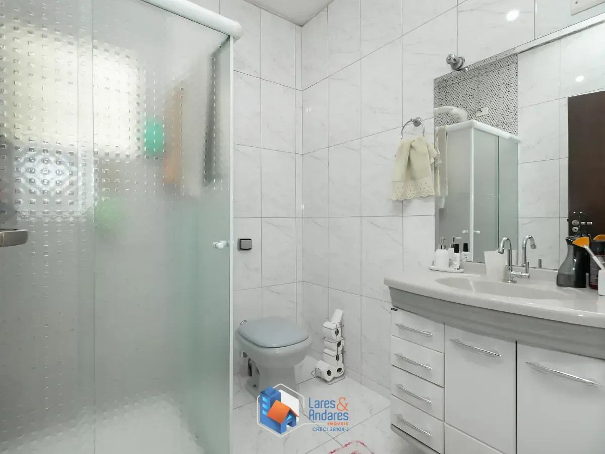 Imagem Sobrado para venda em Conjunto Residencial Vista Verde com 3 quartos, sendo 1 suíte, 170m²