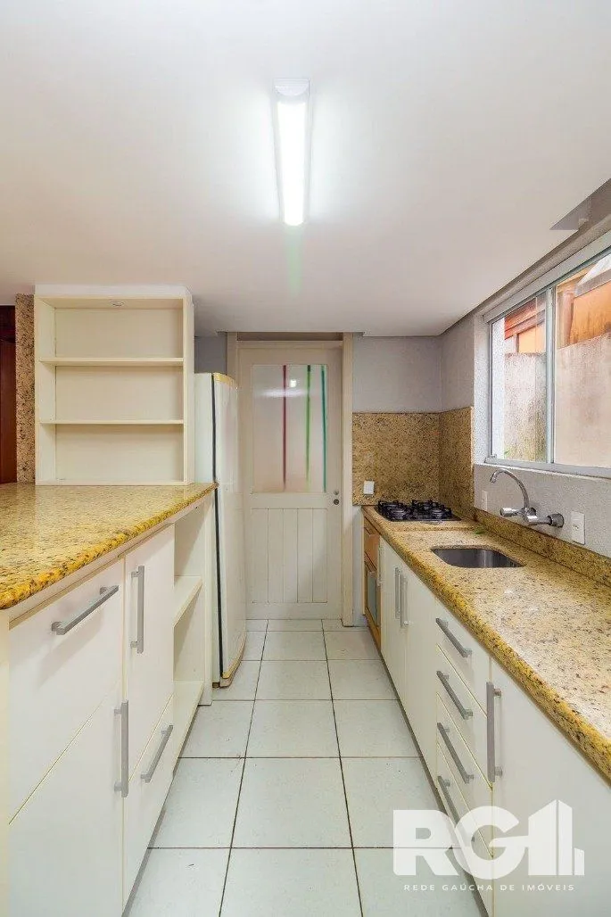 Imagem Casa em condomínio com 3 dormitórios, suíte, espaço gourmet.