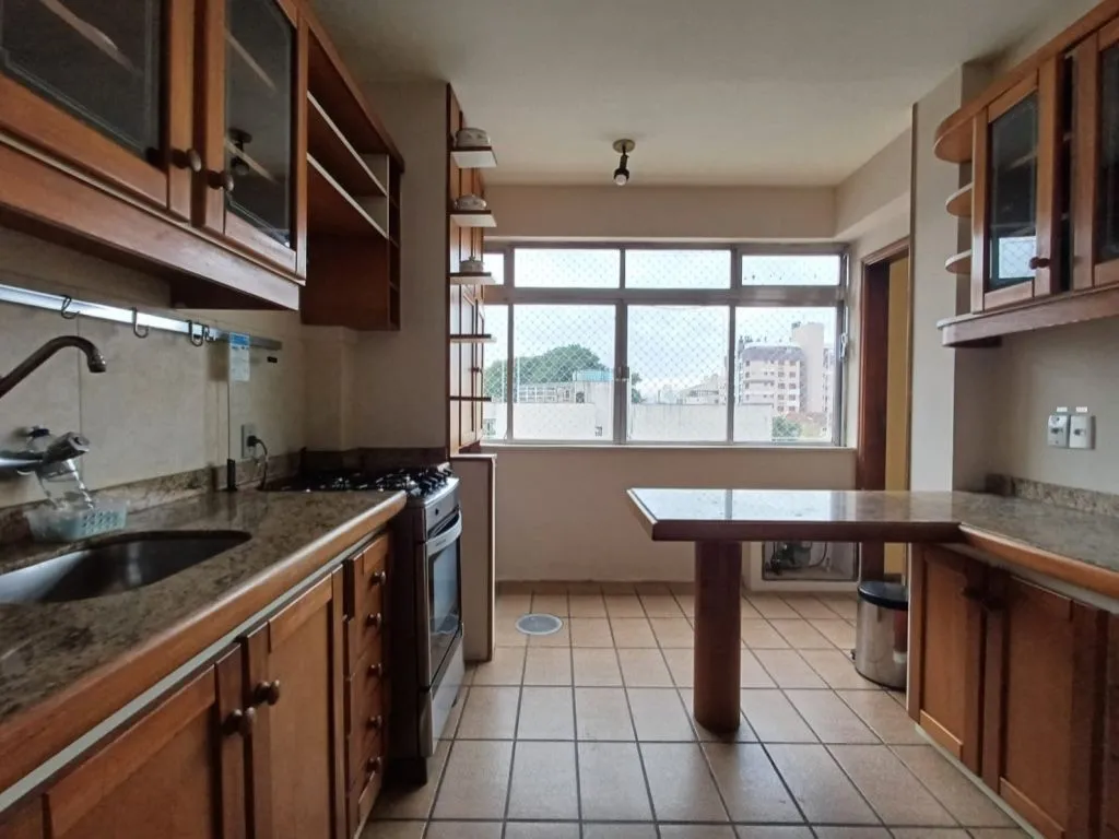 Imagem Apartamento a venda no bairro Menino Deus com 2 dormitórios