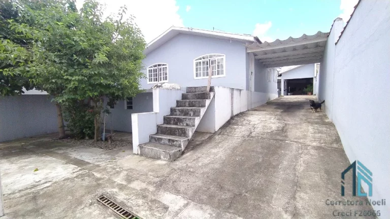 Imagem Casa com amplo quintal, a venda 03 quartos em Colombo PR