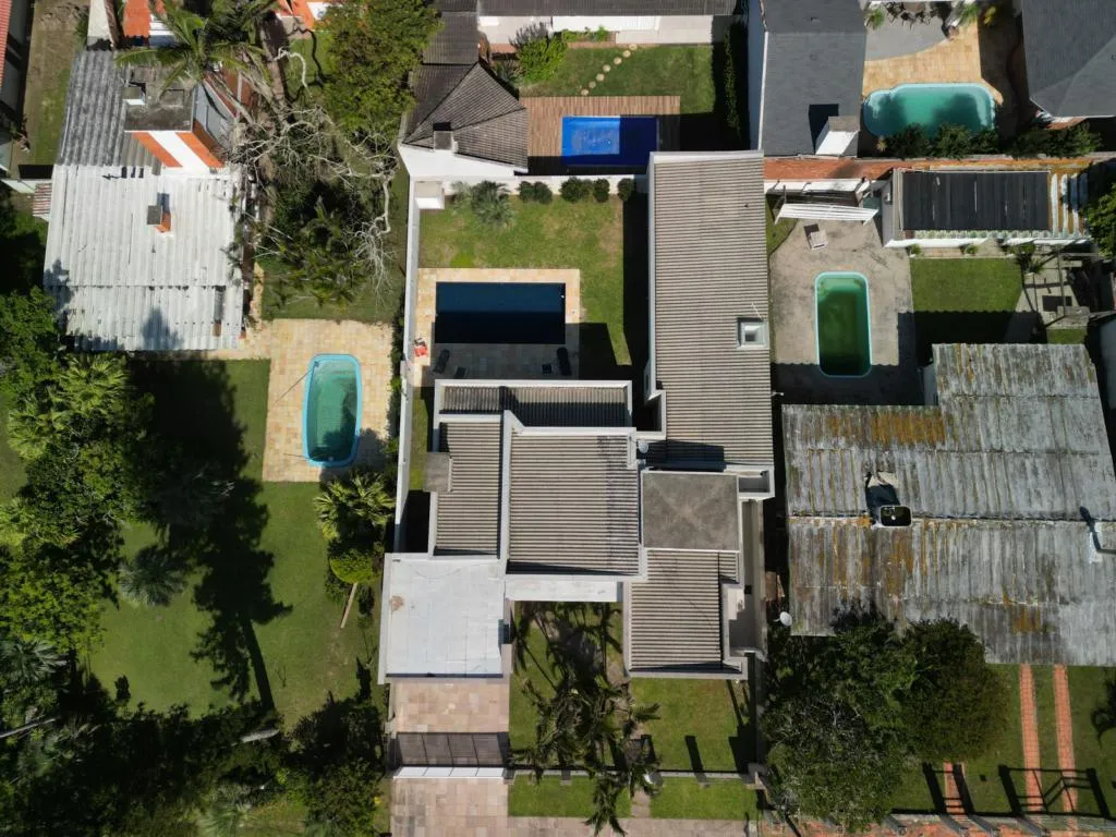 Imagem Casa 4 Dormitórios - Bairro Atlantida