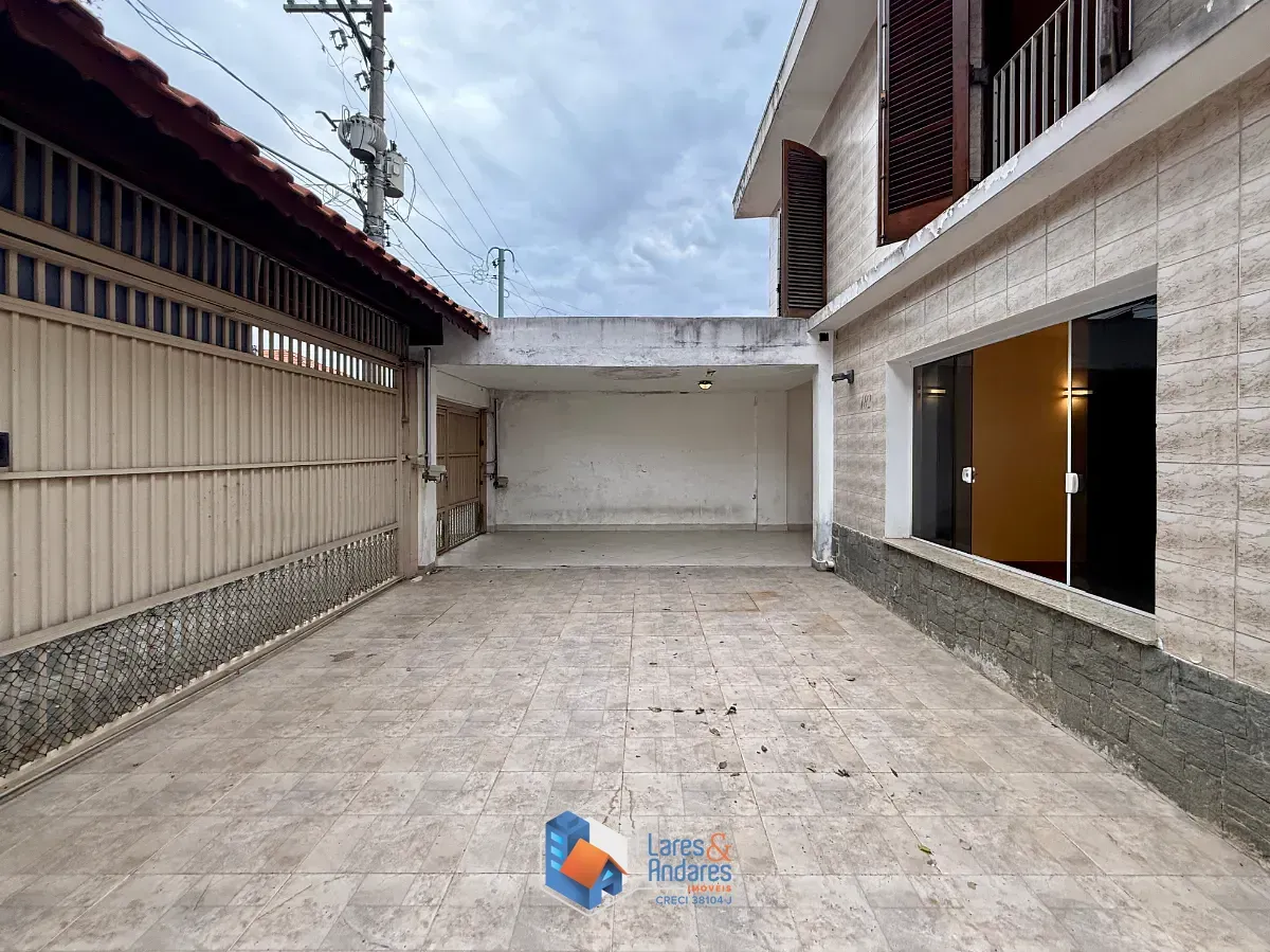 Imagem Sobrado para venda em Veleiros com 4 quartos, sendo 1 suíte, 235m²