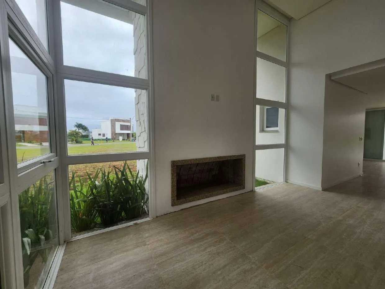 Imagem Casa de condomínio à venda em Torres, Centro, com 4 quartos, 209m2