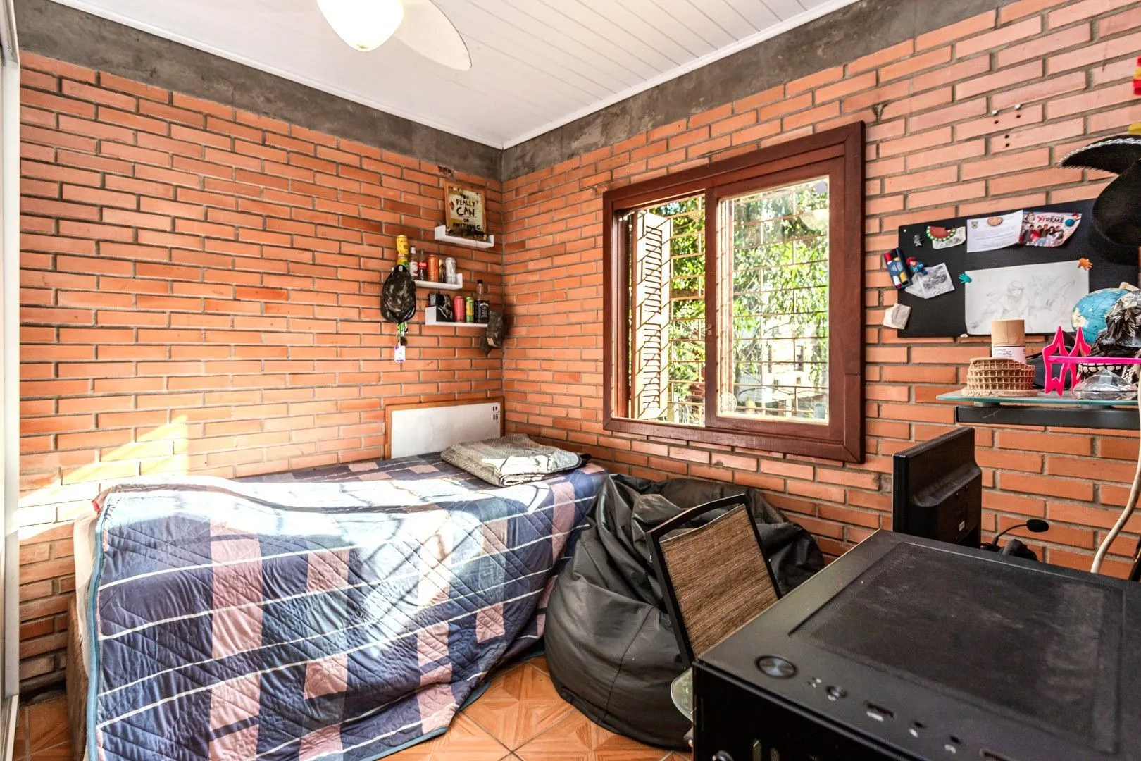 Imagem Casa no Jardim Botânico de 2 dormitórios 1 vaga e amplo terreno