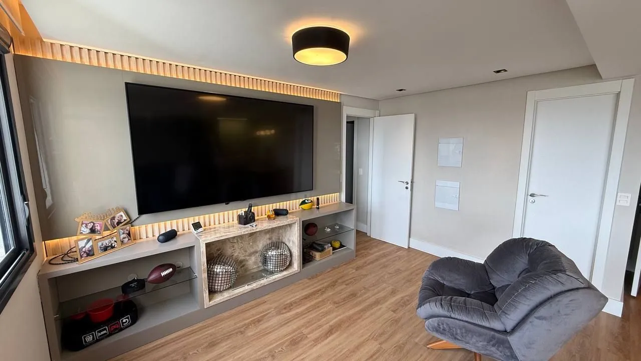 Imagem Apartamento mobiliado de 3 dormitórios com suíte e 2 vagas no Petrópolis