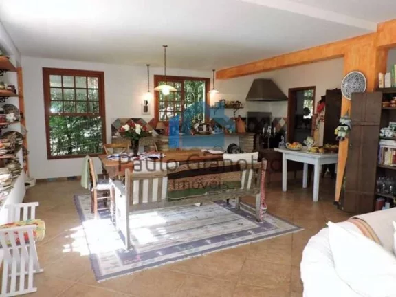 Imagem Casa à venda - Estilo, charme e privacidade em 2 Lotes!
