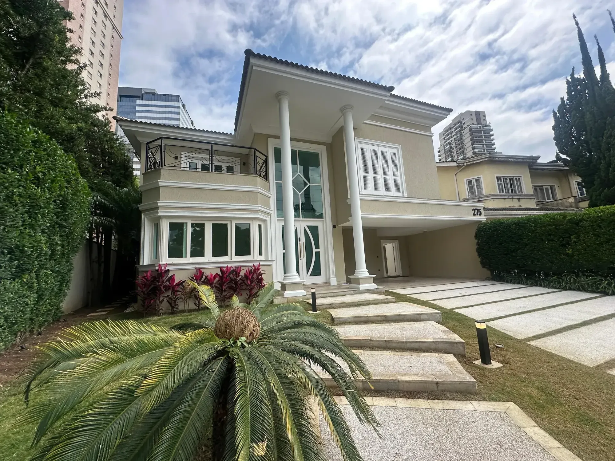 Imagem Sobrado com 4 Quartos à Venda, 450 m² em Alphaville Residencial Plus - Barueri