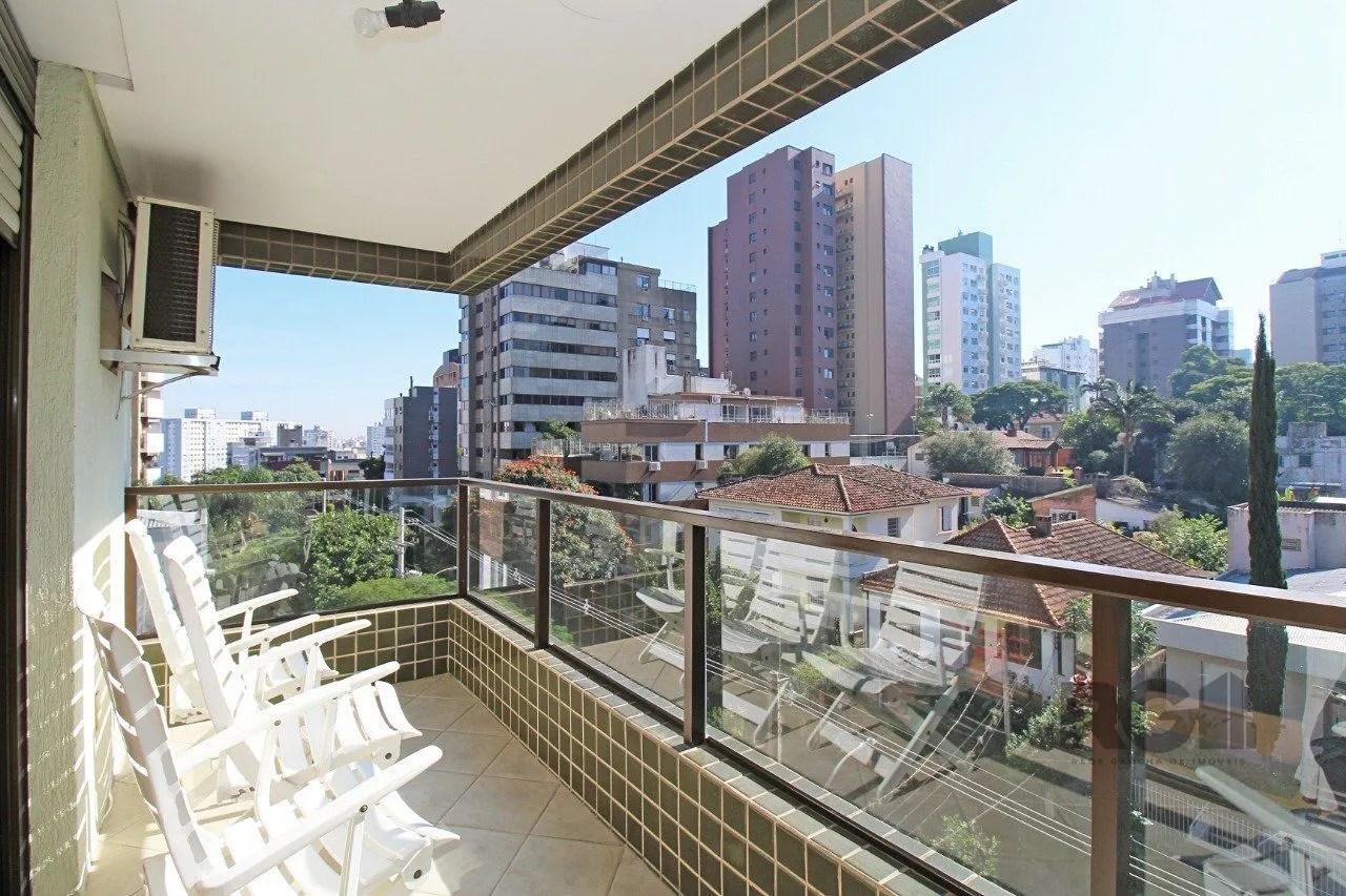 Imagem Apartamento de 3 dormitórios, suíte e 2 vagas de garagem no bairro Petrópolis em Porto Alegre
