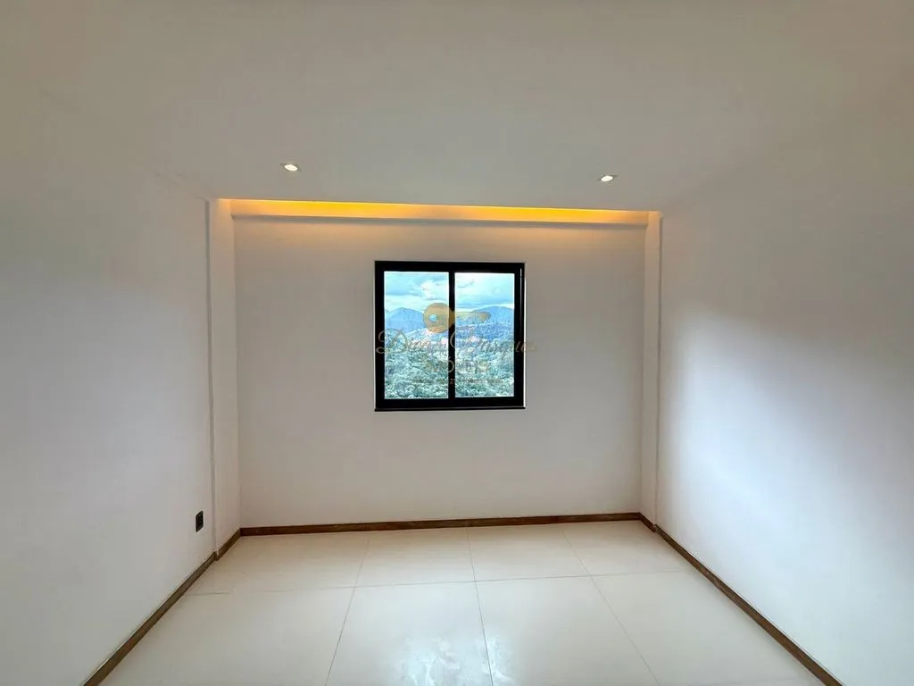 Imagem Casa para Venda em Teresópolis / RJ no bairro Albuquerque