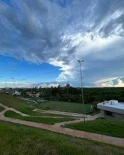 Imagem Sobrado com Porteira Fechada no Condomínio Brisas Cuiabá - Sofisticação e Confor