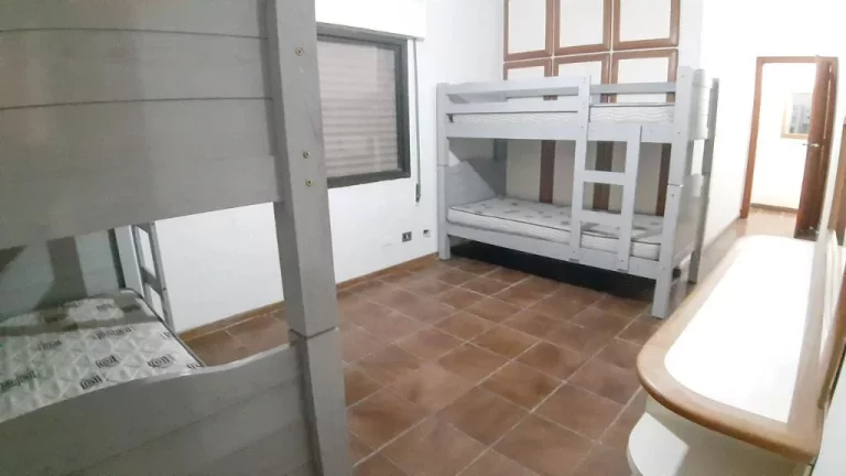 Imagem APARTAMENTO MOBILIADO, COM 190,00 M² DE ÁREA ÚTIL, 3 SUÍTES SENDO 1 MASTER E VAGA DE GARAGEM