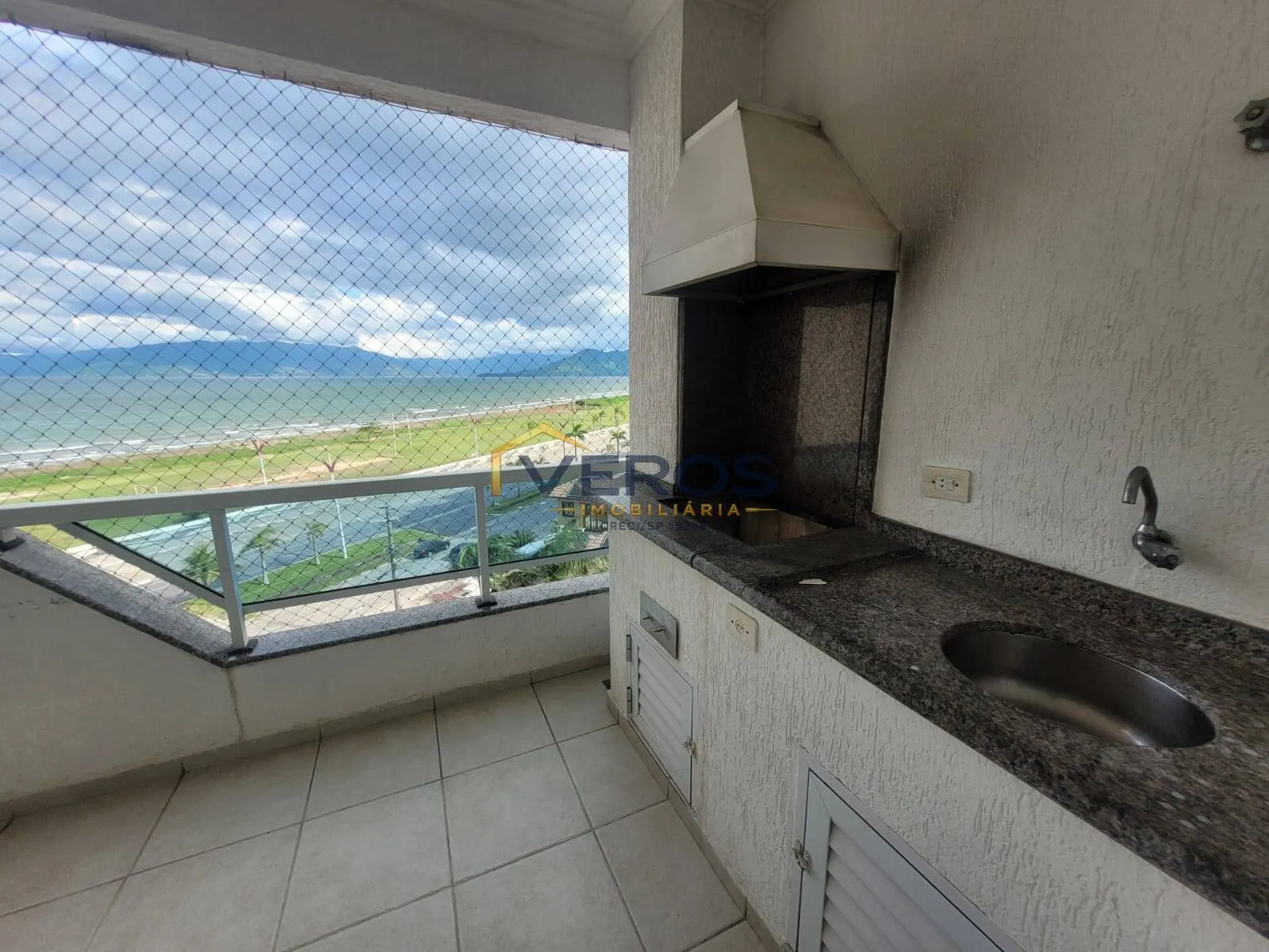 Imagem Apartamento à Venda no Aruan - 3 Dormitórios com Lazer Completo