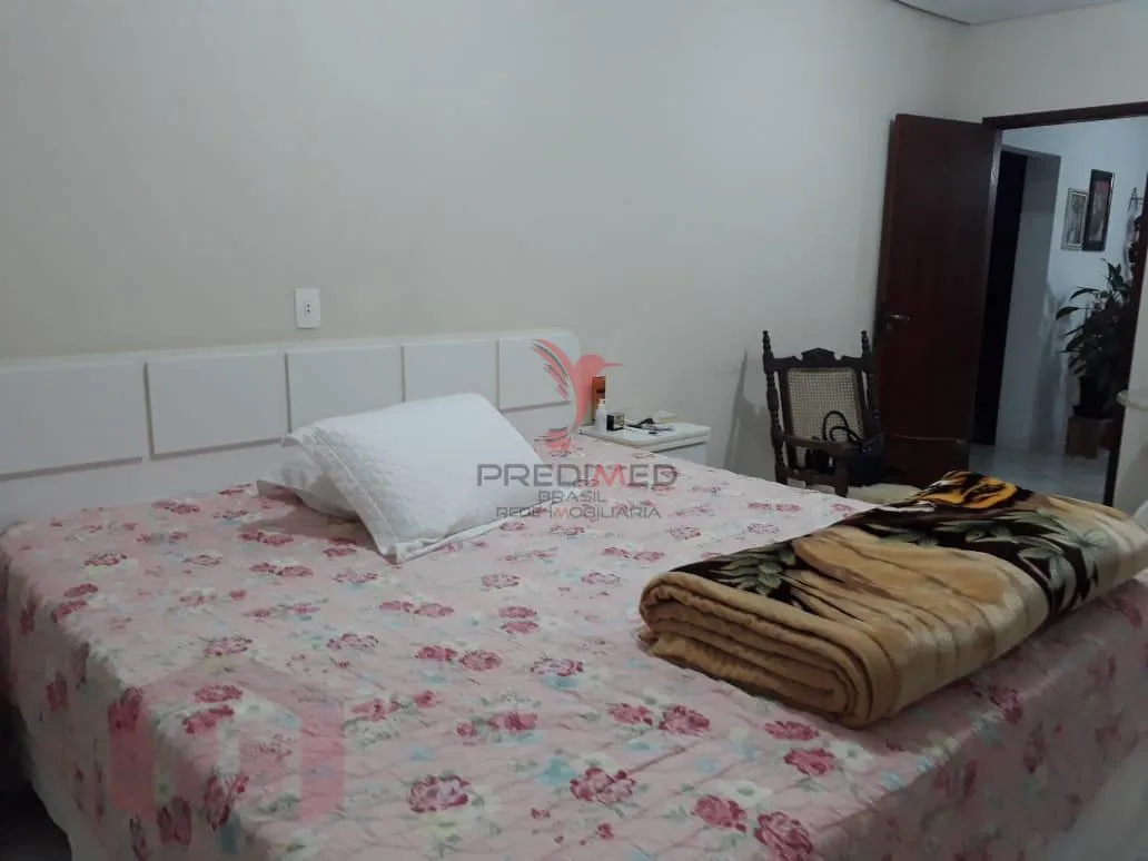 Imagem CASA A VENDA EM PALHOÇAS SC, COM 04 DORMITÓRIOS UM SUÍTE , VALOR R$ 889.000.00