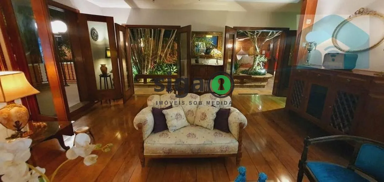 Imagem CASA À VENDA NO MORUMBI COM 5 SUÍTES, PISCINA E 5 VAGAS
