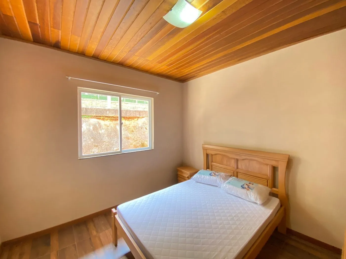 Imagem Casa em Condomínio para Venda em Teresópolis / RJ no bairro Granja Guarani