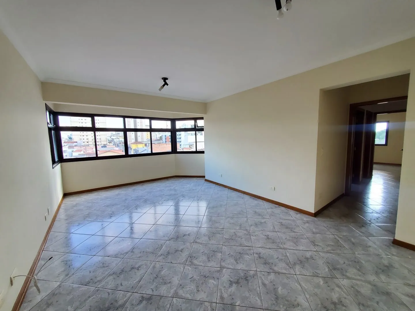 Imagem Apartamento à venda 2 Quartos, 1 Suite, 1 Vaga, 75M², Centro, Taubaté - SP | Edifício Millenium