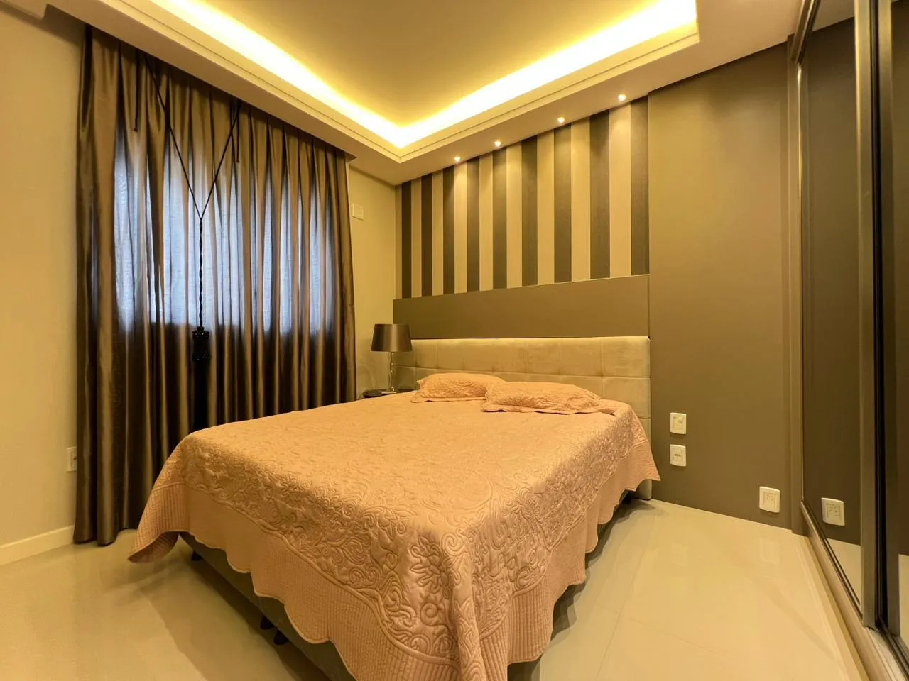 Imagem Apartamento com vista para o mar à venda com 148m2 por R$ 2.900.000,00