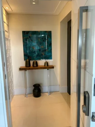 Imagem Imperdível! Apartamento de luxo com 3 suítes e 4 vagas na Vila Mariana, SP - 236m² de pura elegância. Agende sua visita agora!