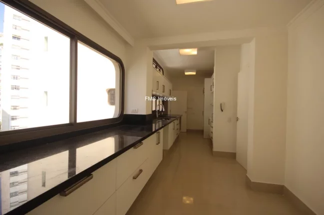 Imagem Cobertura À Venda no bairro Santa Cecília com 4 suítes, 2 salas, 3 banheiros, 4 vagas, 450m².