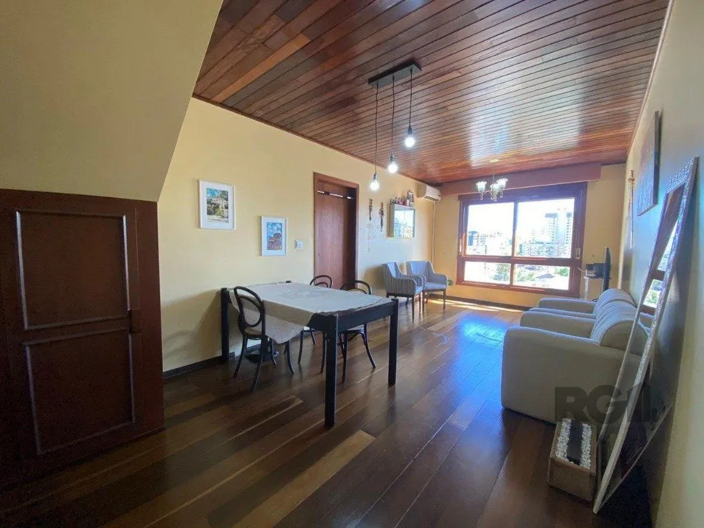 Imagem Cobertura Duplex para Venda - 269,97², 3 dorm, 1 suite, 2 vagas - Menino Deus