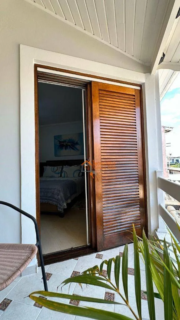 Imagem Casa com 4 dormitórios à venda, 220 m² por R$ 1.279.000,00 - Jardim Santa Clara - Guarulhos/SP