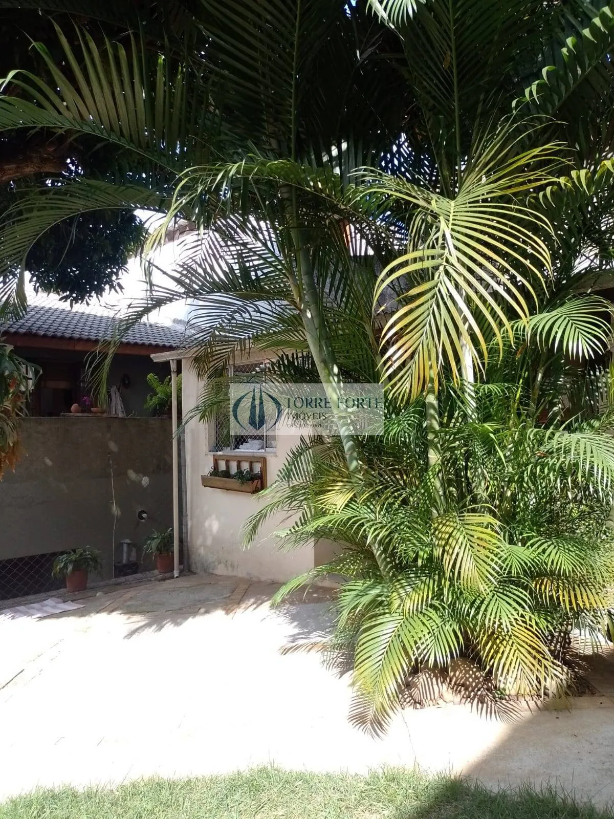 Imagem Casa com estilo moderno, 3 dormitórios, 4 vagas no Jardim Vila Galvão