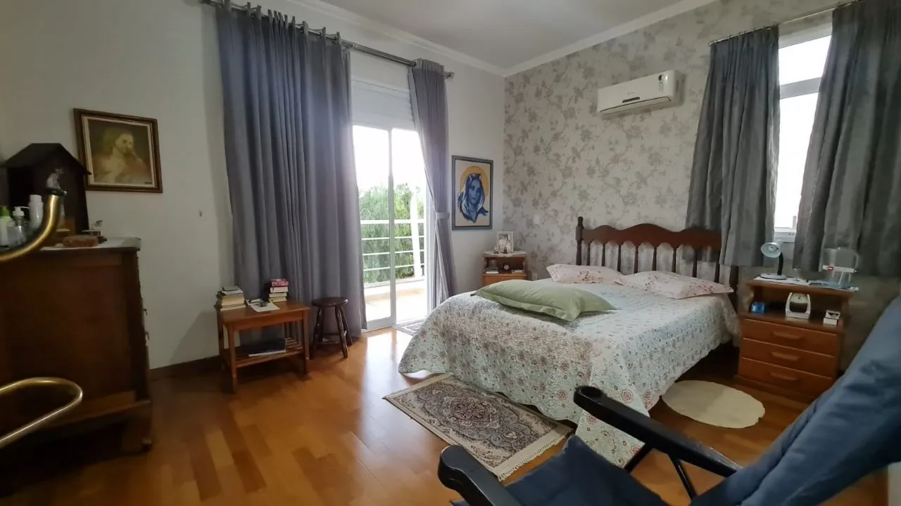 Imagem Sobrado à venda em condomínio Ibiti Royal