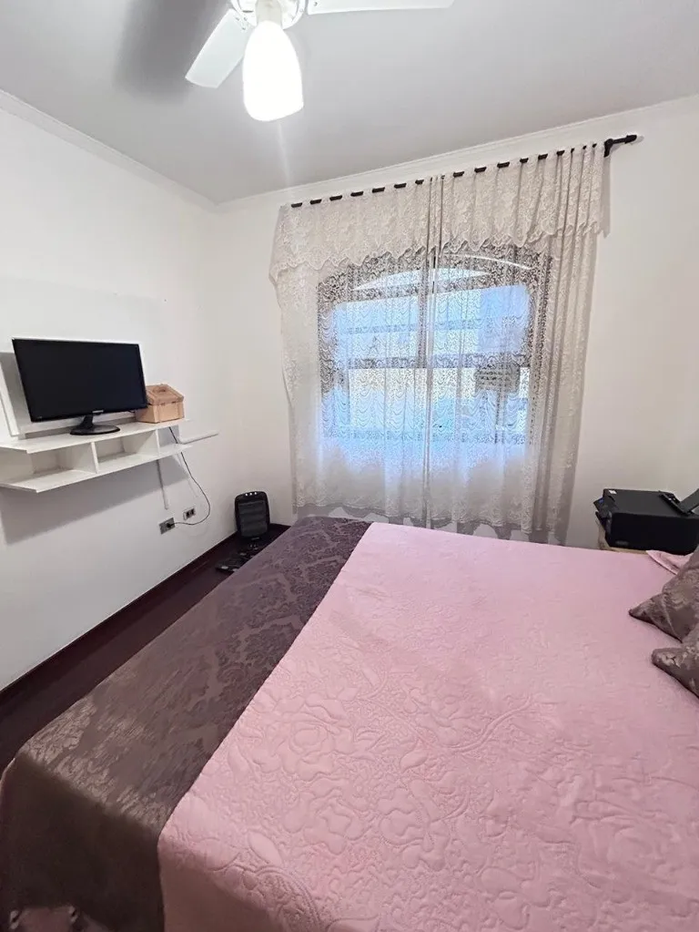 Imagem Imperdível casa à venda em Santo André-SP, Vila Humaitá: 3 quartos, 1 suíte, 2 banheiros, 3 vagas - 225m²!