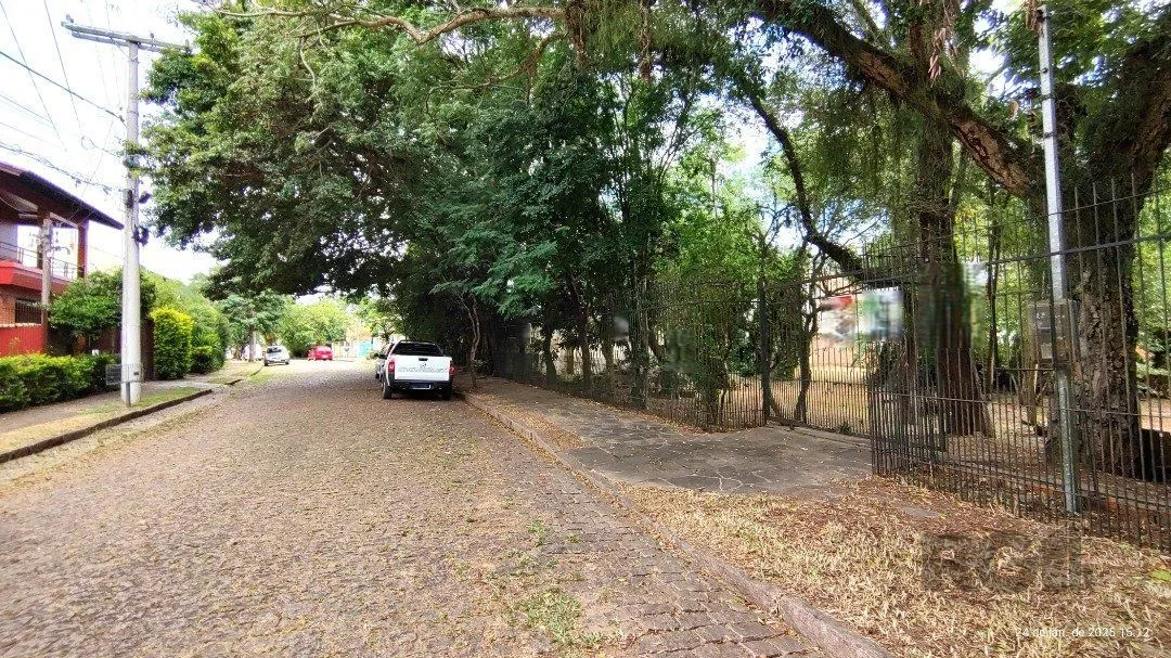 Imagem Terreno plano com 24,90m de frente, localizado no bairro Serraria.