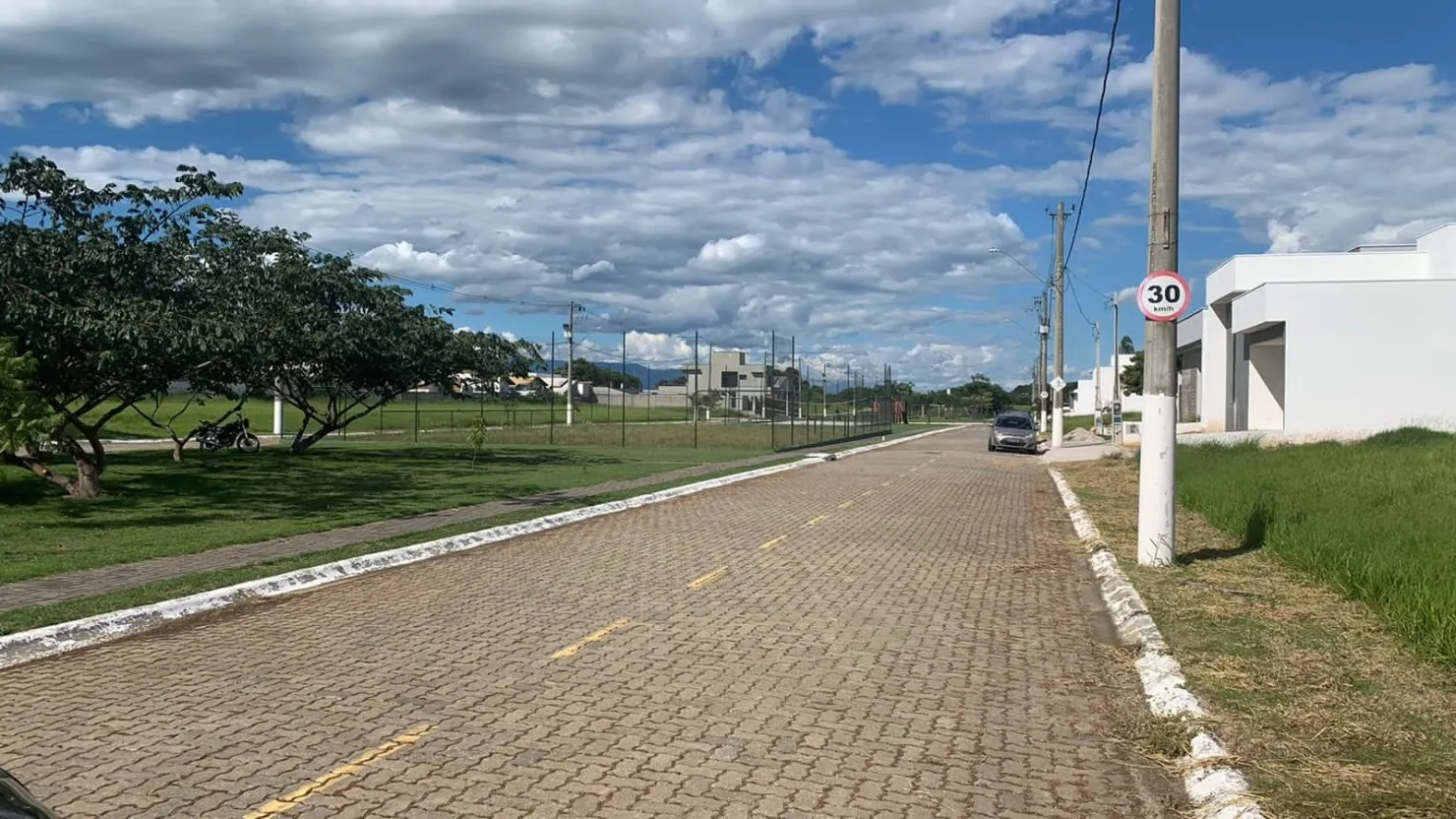 Imagem Terreno de 360m² à Venda no Loteamento Res. Lilian Schneider - Quiririm