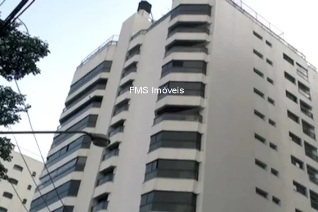 Imagem Luxuoso apartamento à venda em São Paulo-SP, no Pacaembu, com 4 quartos, 4 suítes, 6 salas, 6 banheiros, 4 vagas e 390m².