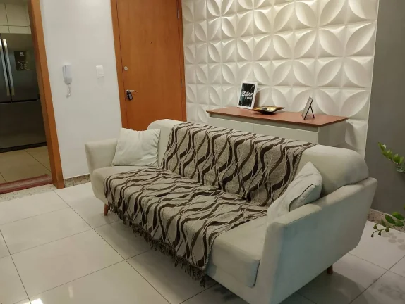 Lindo apartamento com duas áreas privativas com elevador.